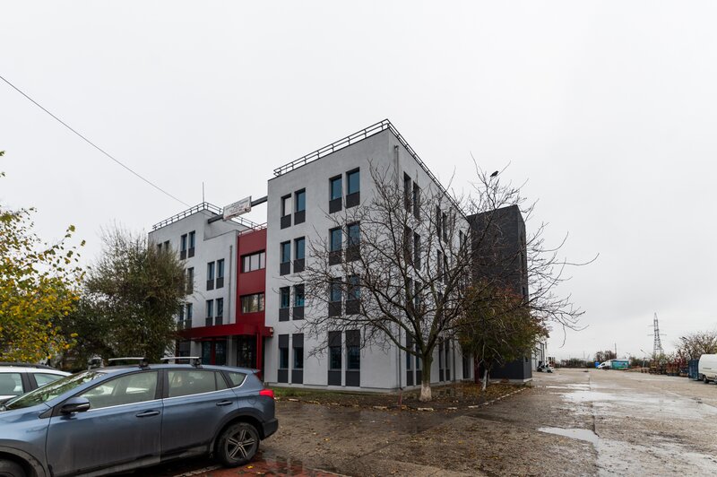 Atomistilor, de inchiriat spatiu pretabil biouri, parter cladire de birouri